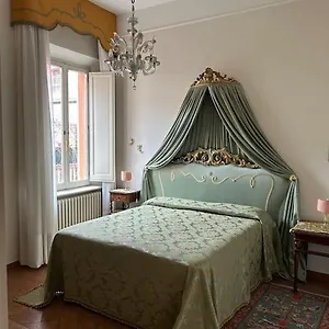 apt-centro-storico-residenza-di-charme.emilia-romagnahotels.net/